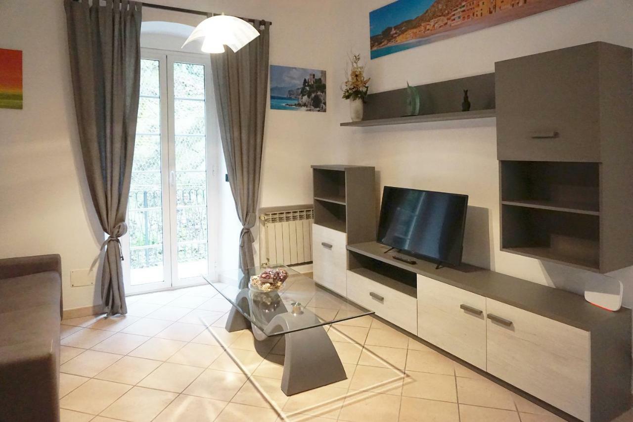 Finalborgo Location Apartment ฟีนาเลลีกูเร ภายนอก รูปภาพ