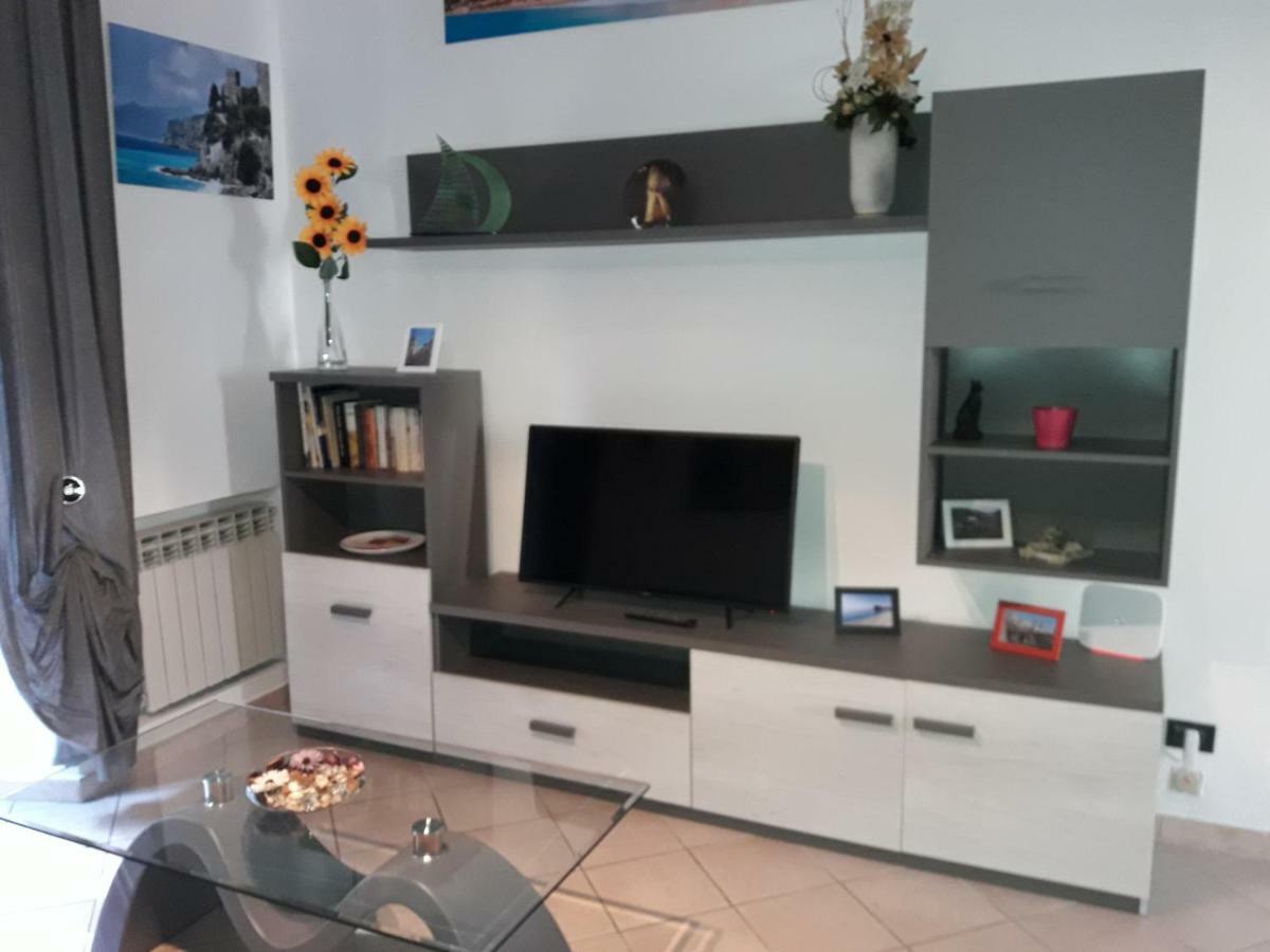Finalborgo Location Apartment ฟีนาเลลีกูเร ภายนอก รูปภาพ